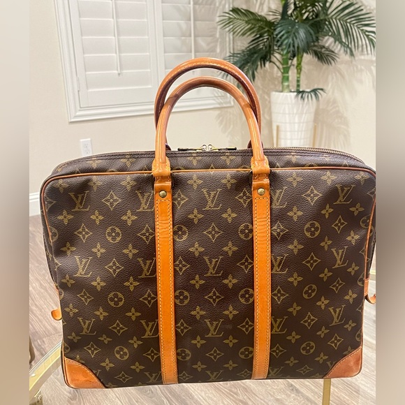 LOUIS VUITTON
MONOGRAM PORTE-DOCUMENTS VOYAGE GM - Picture 3 of 16